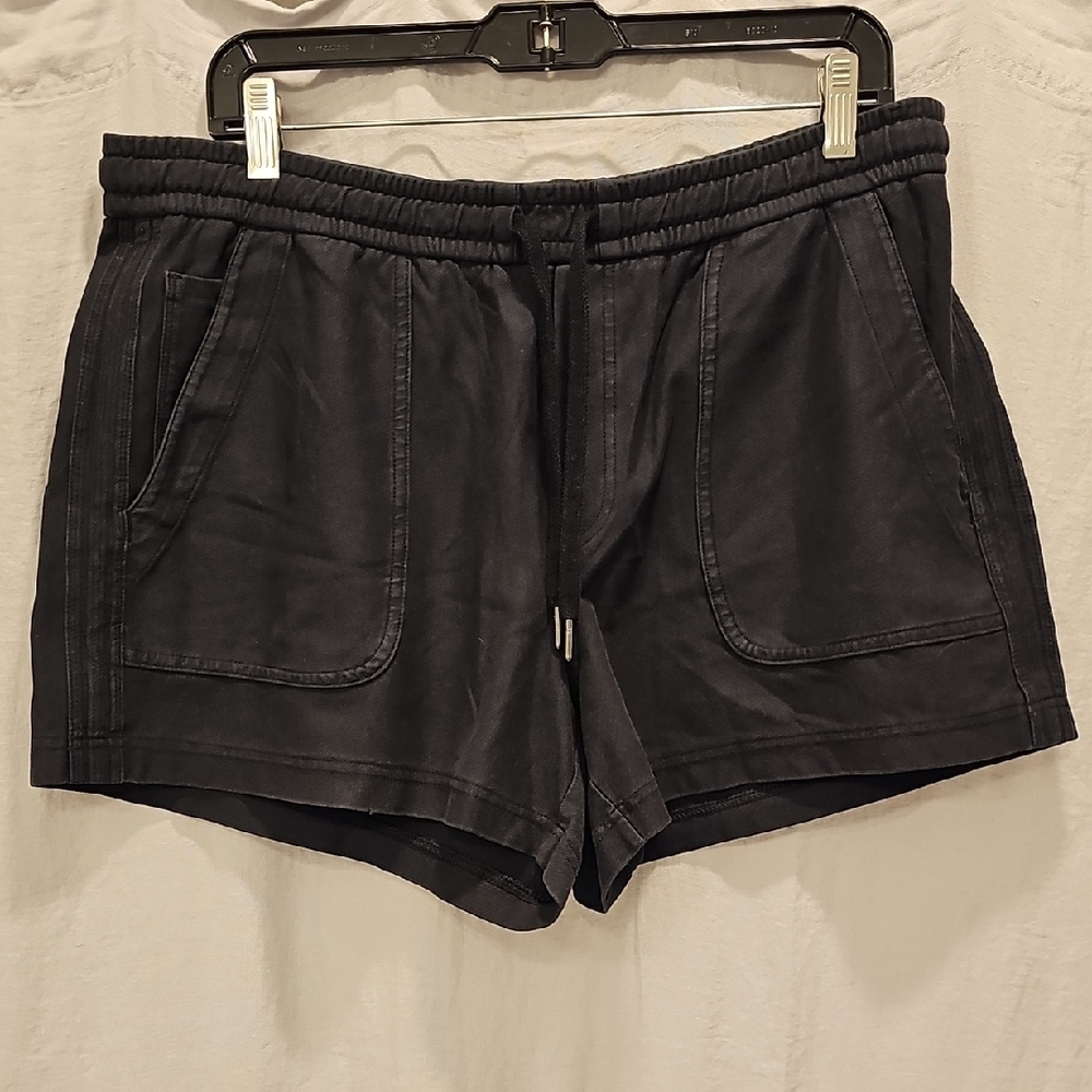 Athleta Farallon Women's Black Casual Shorts - EUC